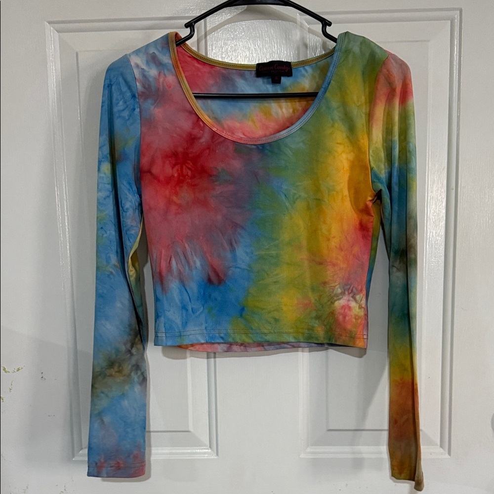Colorful Tie-Dye Long Sleeve Crop Top